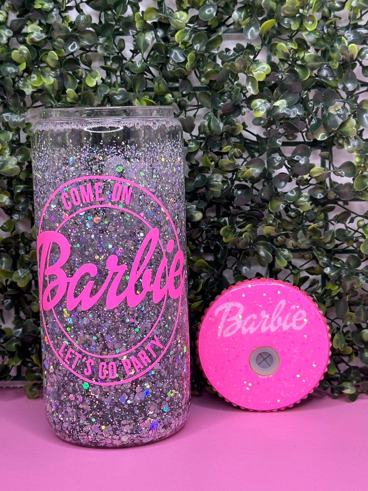 Barb Snowglobe Glass Can