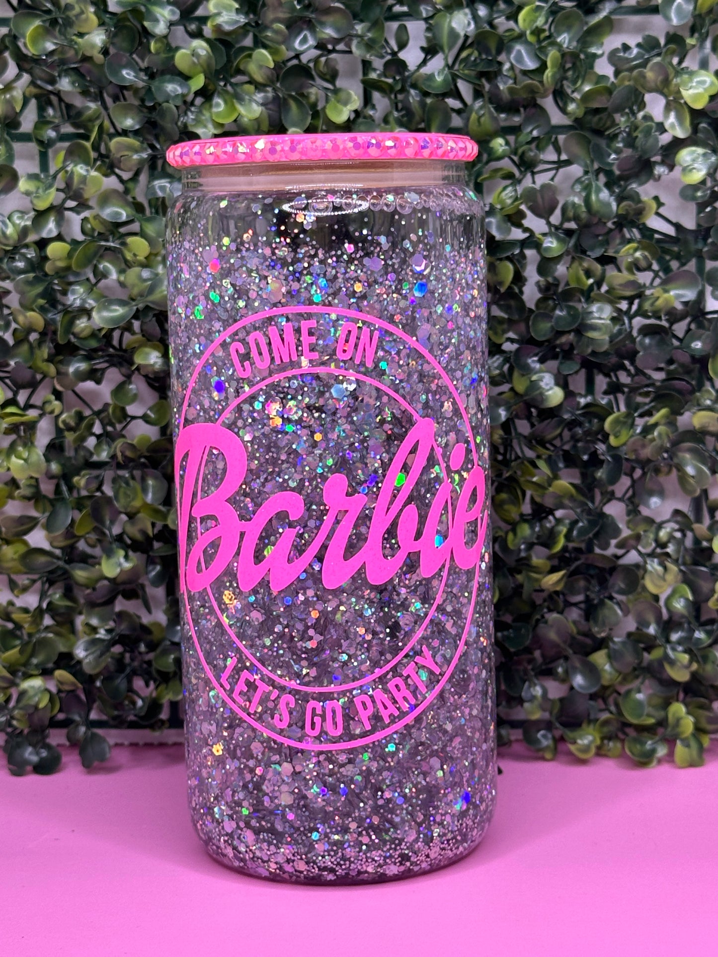 Barb Snowglobe Glass Can